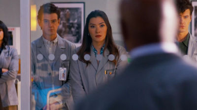 John Watson, voditelj klinike za rijetke poremećaje, ponovno ulazi u okršaj s Moriartyjem.