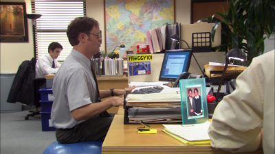 Segunda a sexta 22:10