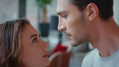 Segunda a sexta às 20:45