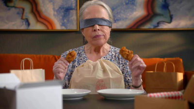 Madeline nastavlja svoju istragu.